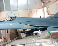 लखनऊ के ग्रीन कॉरिडोर पर सैन्य शक्ति का प्रतीक बनेगा ‘तेजस’ बेंगलुरु से आया मॉडल, समतामूलक चौराहे के पास होगा स्थापित