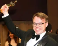 Oscar Trophy Lost: रूसी फिल्ममेकर की ऑस्कर ट्रॉफी हुई गायब, न्यूयॉर्क एयरपोर्ट पर सुरक्षाकर्मियों ने समझा हथियार 