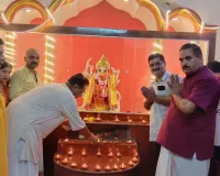 Barabanki News : प्राण प्रतिष्ठा महोत्सव के पांचवें दिन श्रद्धालुओं ने जलाए दीप, भजनों पर देर रात तक झूमे श्रद्धालु