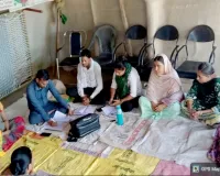 एनआरएलएम में दोहरे मापदंड का खेल!  पुरुष बुक कीपर हटाने के दावों की खुली पोल, बैठक में रजिस्टर लिखते दिखे दीपक मिश्रा