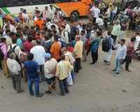 Bareilly News : सड़क हादसे में रोडवेज बस चालक की मौत, आक्रोशित साथियों ने सैटेलाइट बस अड्डे पर किया चक्का जाम 