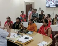 लखीमपुर खीरी : उपायुक्त एनआरएलएम का घेराव कर महिलाओं ने किया प्रदर्शन
