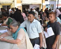 Bareilly News : भीषण गर्मी कर रही बीमार, जिला अस्पताल में मरीजों की भरमार