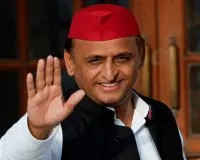 UP News : किसानों की आमदनी दोगुनी होने के बजाय आधी भी नहीं रही -अखिलेश यादव 