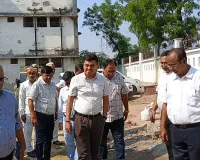 Barabanki News : डीएम ने  निर्माणाधीन ITI और BRC भवन का किया निरीक्षण, कहा- श्रमिक बढ़ाकर तेज करें काम