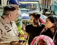 Varanasi News : नवजात को दादा की गोद से छीनकर जमीन पर 2 बार पटका, बोला- बलि देना था मुझे 