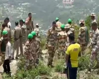 उत्तराखंड के मसूरी में भीषण हादसा : गहरी खाई में गिरी तेज रफ्तार कार, 4 पर्यटकों की मौत 