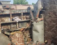 कासगंज में बड़ा हादसा : बारिश के दौरान गिरी मकान की छत, एक ही परिवार के तीन लोगों की मौत 
