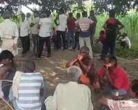 Sitapur News: 7 फेरे लेने के बाद पेड़ से फंदा लगाकर प्रेमी युगल ने दी जान, परिजनों में कोहराम