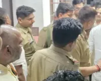 Mathura News : कैबिनेट मंत्री के भतीजे की पुलिस से तीखी बहस! छुड़वा लिया आरोपी