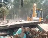 बहराइच मस्जिद विवाद:  नहीं हटेगी 200 साल पुरानी मस्जिद, डीएम ने नोटिस जारी करने के दिए निर्देश 