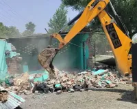 Uttrakhand News: देहरादून में मजार समेत दूसरे अवैध निर्माण ध्वस्त, राजस्व विभाग की कार्रवाई से हड़कंप
