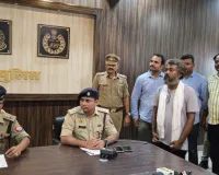 Chitrakoot News: दो महीने से लापता नगर पालिका कर्मी वृंदावन में बना 'साधु', भंडारे में प्रसाद बांटते हुए पुलिस ने ढूंढा