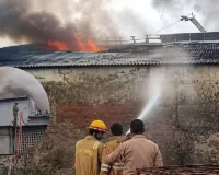 Lucknow Cold Storage Fire: चिनहट के कोल्ड स्टोरेज में लगी भीषण आग, इलाके में मचा हड़कंप; दमकल की कई गाड़ियां मौके पर
