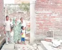 Lucknow News: मुहर्रम में अचानक से गिरा माकान का छज्जा, दो बच्चों की मौत, आठ घायल 