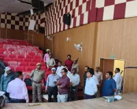Chitrakoot News: 4 करोड़ की लागत से बना ऑडिटोरियम सालभर में ढहा, भड़के डीएम ने गठित की 3 सदस्यीय जांच कमेटी