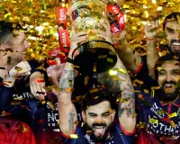 IPL Champion 2026: चैंपियन बनने के बाद भी RCB नहीं निकालेगी विक्ट्री परेड? फ्रेंचाइजी के इस फैसले से फैंस हैरान!