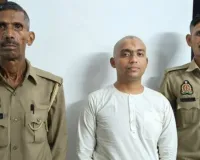 मथुरा में 'IIT पास' ढोंगी बाबा गिरफ्तार: ऑनलाइन प्रवचन की आड़ में युवतियों को बनाता था शिकार; ब्लैकमेल कर ऐंठे पैसों से खड़ा किया 'आश्रम'