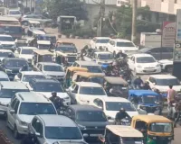 लखनऊ के इन व्यस्त इलाकों में अब वाहन पार्क करना होगा आसान, PPP मॉडल पर तीन हाईटेक पार्किंग का प्रस्ताव तैयार 