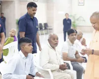  अतिक्रमण बर्दाश्त नहीं, जनता दर्शन में बोले सीएम योगी, मथुरा के बुजुर्ग की शिकायत पर डीएम को मौके पर जाने के निर्देश