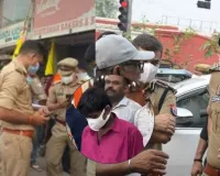 प्रयागराज कारोबारी परिवार की हत्या मामले में बड़ा खुलासा,  दोस्त के साथ मिलकर बेटे ने की माता-पिता समेत बहन की हत्या, पुलिस ने हथियार और गहने किये बरामद   