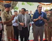 मथुरा जेल में अब कान्हा की पोशाक और मुकुट के साथ बनेंगी सुंदर मालाएं, महिला बंदियों को मिली ट्रेनिंग