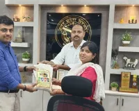 Waste to Wealth:  बाराबंकी में चायपत्ती और अंडे के छिलकों से बन रही जैविक खाद, डीएम ईशान प्रताप सिंह ने की सराहना