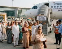  Noida International Airport:  जेवर की पहली उड़ान के हमसफर बने जमीनदाता किसान, बयां की खुशी; कहा- साकार हुआ सपना