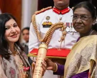 राष्ट्रपति मुर्मू के हाथों मिला सम्मान, तो खिल उठे चेहरे, ममूटी और अलका याग्निक समेत इन 65 दिग्गजों को मिला सम्मान 