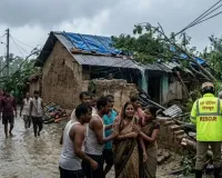 UP Weather News Today : बरेली-सीतापुर में रात को झमाझम बारिश, यूपी के 45 जिलों में आज आंधी-बारिश का अलर्ट 