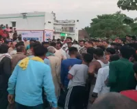 मिर्जापुर में दर्दनाक हादसा: मिट्टी से लदे ट्रैक्टर-ट्रॉली के नीचे कुचलकर पिता और 6 वर्षीय बेटे की मौत