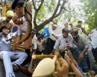 Lucknow News: लखनऊ में NSUI का राजभवन मार्च, पेपर लीक और कार्यकर्ताओं की गिरफ्तारी के विरोध में प्रदर्शन