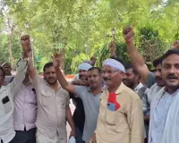  Lucknow News:  लखनऊ में सिटी ट्रांसपोर्ट के संविदा परिचालकों का प्रदर्शन, निजी फर्म में समायोजन का विरोध