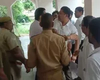 Barabanki News: नाजिर व पेशकार के बीच हुई सुलह, टीस बरकरार