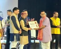 Gonda News: लोकगायक शिवपूजन शुक्ल को ‘वाग्धारा नवरत्न सम्मान-2026’, अवधी संस्कृति संरक्षण के लिए मिला सम्मान
