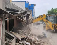 Bareilly News : कामधेनु गौशाला पर गरजा BDA का बुलडोजर, विरोध के बीच पुलिस छावनी बना मौलानगर