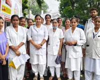 Bareilly News : दो महीने से नहीं मिला वेतन, संविदा स्टाफ नर्सों ने जताया अक्रोश