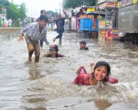 Bareilly News : यह है स्मार्ट सिटी...कागजों में चमके नाले, सड़कों पर तैरे दावे