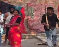 Barabanki News: जबरन दीवार खड़ी कर रोका रास्ता, घर में घुसकर की मारपीट
