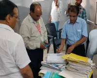Barabanki News : निलंबित सर्जन डॉ. रोहित प्रसाद की अलमारी सील, कब्जे में लिए गए रिकॉर्ड, जानें पूरा मामला