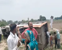Hardoi News : हाईवे पर खड़े ट्रक से टकराकर पलटी रोडवेज बस, 46 यात्रियों में मची चीख-पुकार, बड़ा हादसा टला