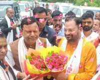 Bahraich News:  बहराइच में भाजपा प्रदेश अध्यक्ष पंकज चौधरी का ऐतिहासिक स्वागत, कार्यकर्ताओं ने बुलडोजर से की पुष्पवर्षा