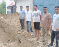 Bareilly News : करिश्मा कॉलोनी में नाला विवाद गहराया, लोगों ने काम रुकवाया