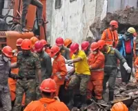 Bhiwandi Building Collapse : भिवंडी में चार मंजिला इमारत का हिस्सा ढहा, 7 लोगों की मौत; मलबे में कई लोगों के दबे होने की आशंका