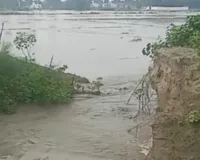 Barabanki News : माइनर में पाइप डालने से टूटी नहर, सैकड़ों बीघे खेत जलमग्न, किसानों का बड़ा नुकसान