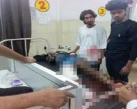 Barabanki News: हैदरगढ़ में कार और बाइक की आमने-सामने भिड़ंत, गंभीर रूप से घायल युवक ने अस्पताल में तोड़ा दम