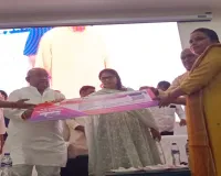 Gonda News: 19,301 शिक्षा कर्मियों को मिलेगा 5 लाख तक कैशलेस इलाज, 34 शिक्षकों को मिले हेल्थ कार्ड