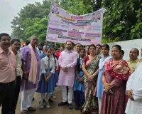 Barabanki News: शिक्षा का संदेश लेकर सड़कों पर उतरे छात्र, स्कूल चलो अभियान रैली में 500 से अधिक विद्यार्थियों ने भरी हुंकार