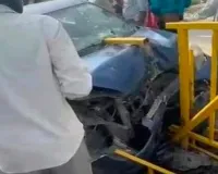 Amroha News : हाईवे पर कार अनियंत्रित कार लोहे की रेलिंग में घुसी, एक की मौत... छह घायल 