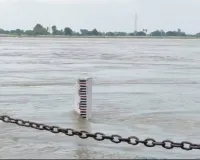 Ayodhya News : सरयू नदी का जलस्तर चेतावनी बिंदु से 34 सेंटीमीटर दूर, प्रशासन हाई अलर्ट पर